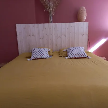 Apartamento 30 M2, 15 Minutes From Laval Bazougers