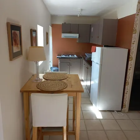 Διαμέρισμα 30 M2, 15 Minutes From Laval
