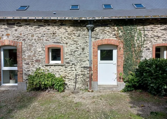 30 M2, 15 Minutes From Laval Διαμέρισμα Bazougers